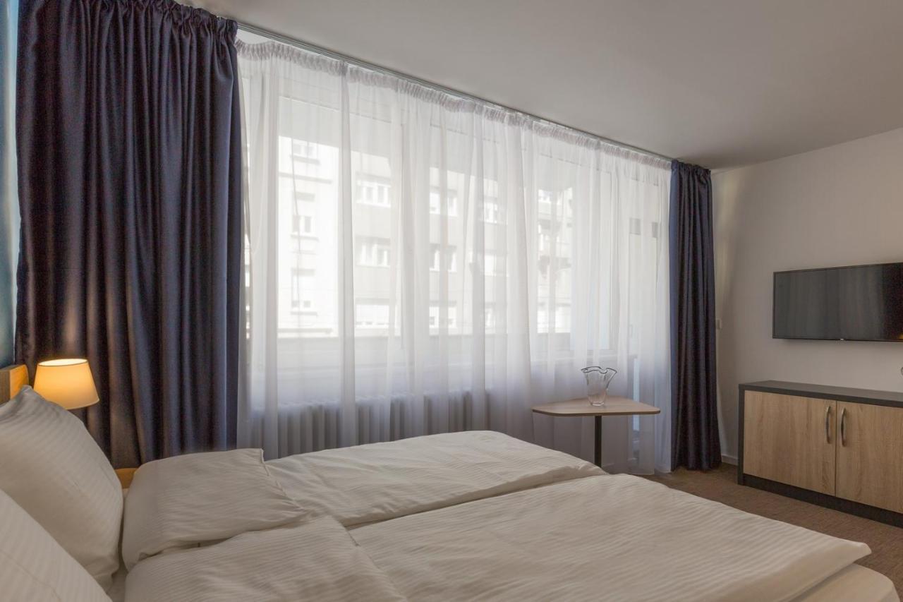 Premium Crown Suites Belgrado Esterno foto