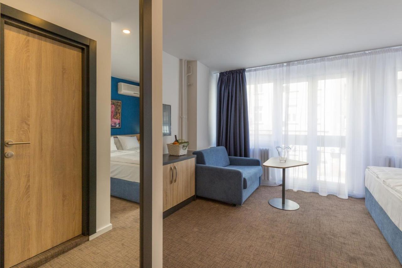 Premium Crown Suites Belgrado Esterno foto