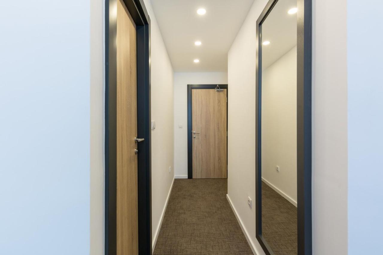 Premium Crown Suites Belgrado Esterno foto