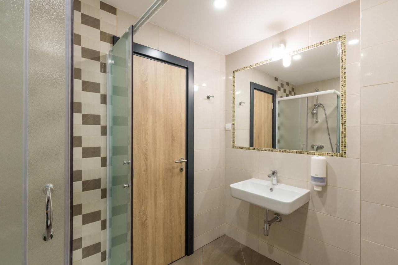Premium Crown Suites Belgrado Esterno foto