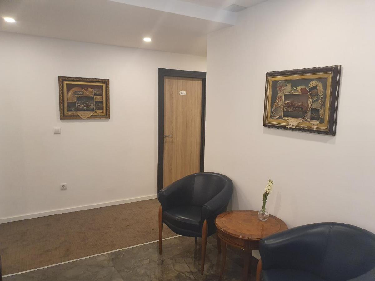 Premium Crown Suites Belgrado Esterno foto